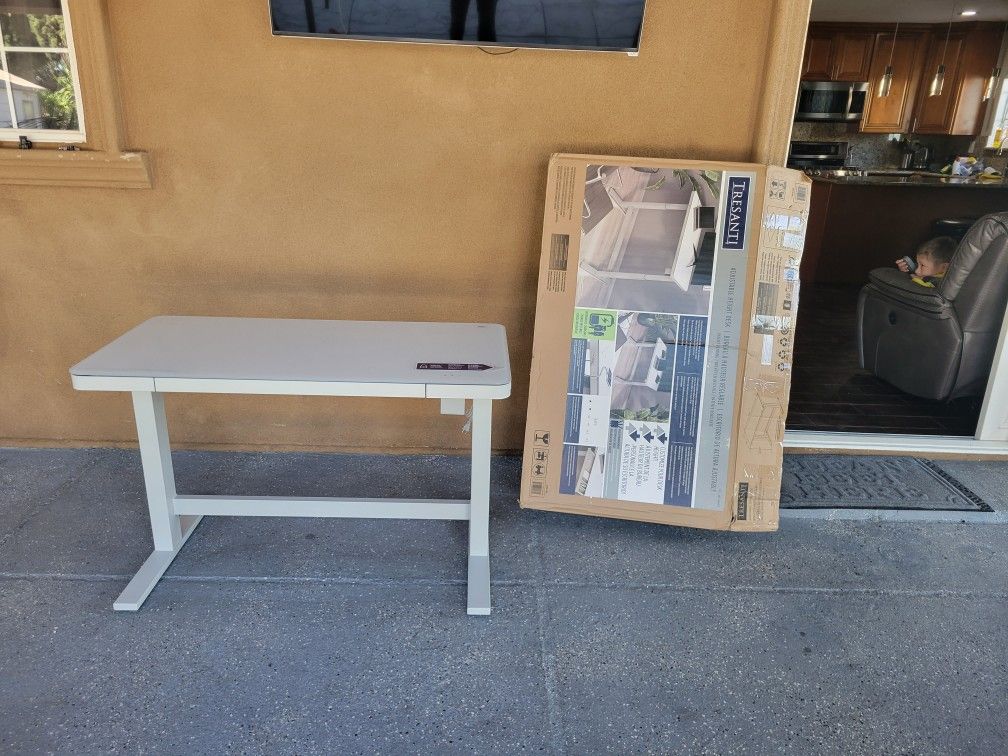 Electric Desk Adjustable