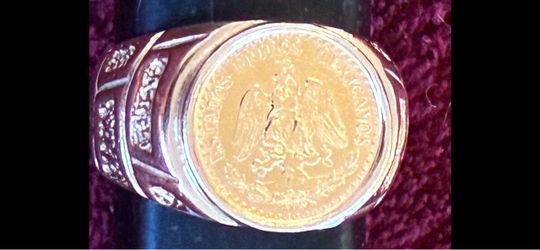 Gold dos peso coin ring