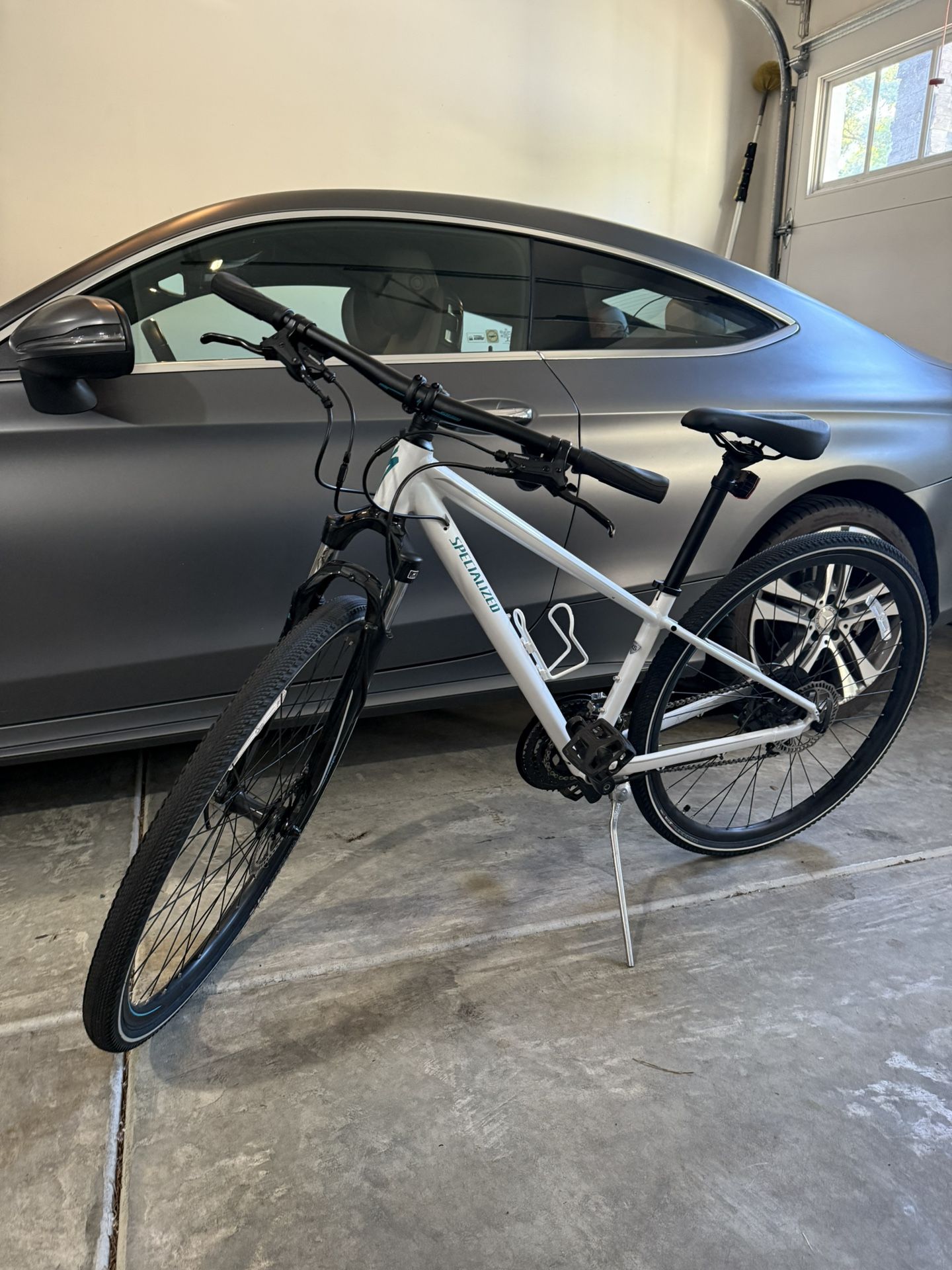 Specialized Women’s Bike Small - Almost New