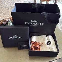 Coach Gift Wrap Set 
