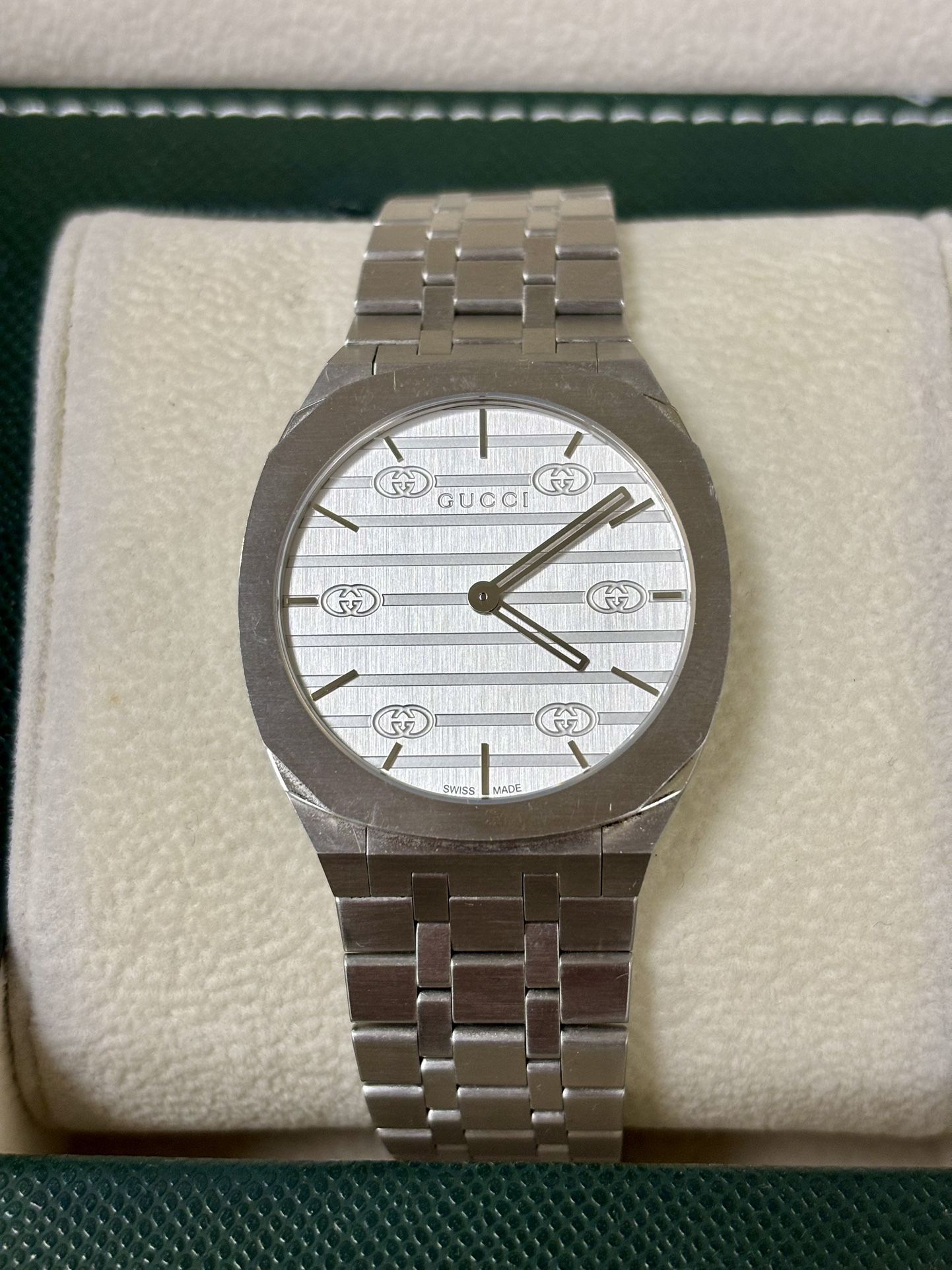 Gucci Women's 25H Silver Dial 35mm Watch YA163501