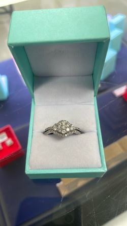 10kt White Gold Diamond Ring