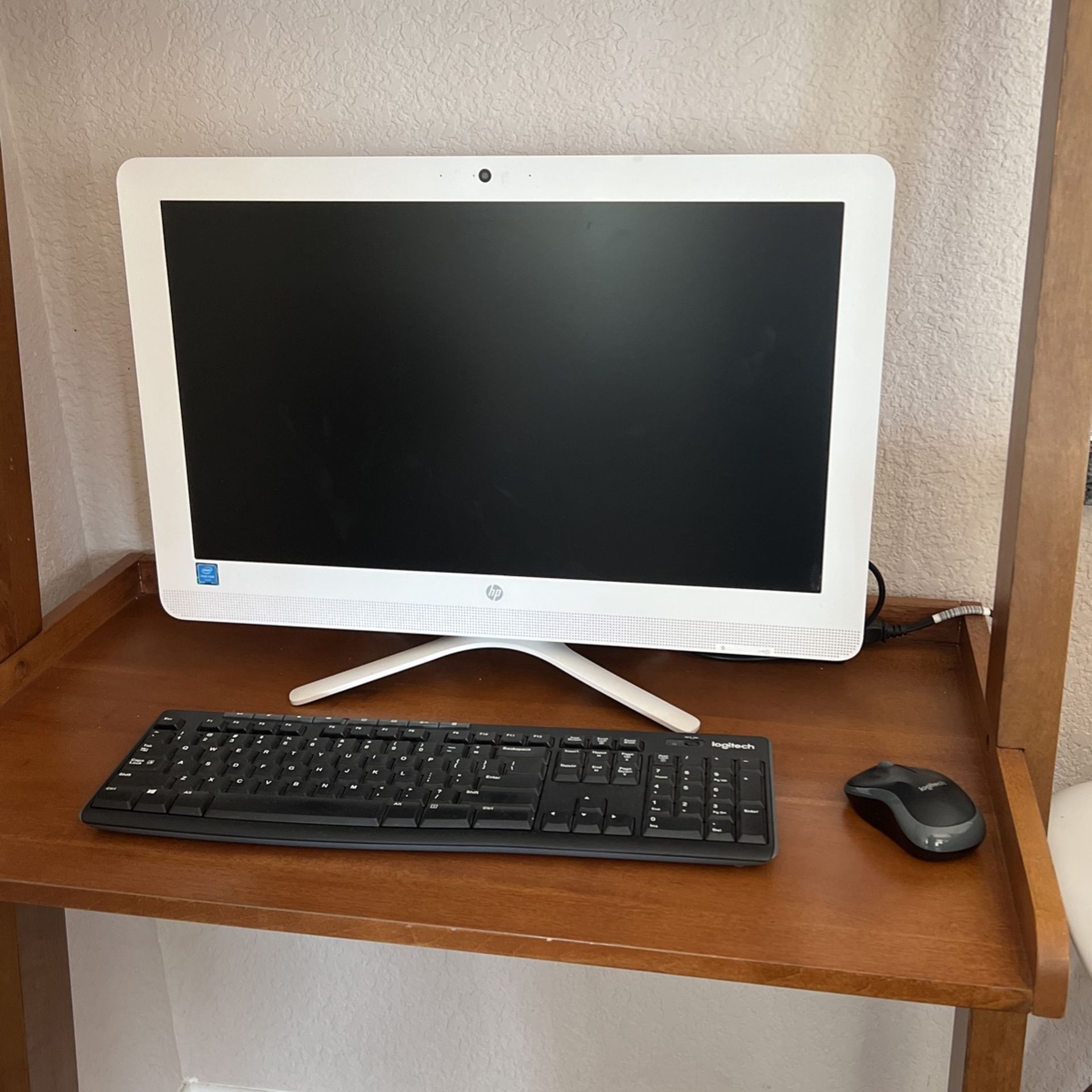 HP All in one computer with wireless mouse and keyboard