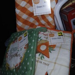 Kit CHen Towels And Mittens All 1 Dollar