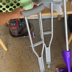 Crutches 