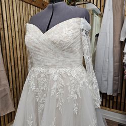 Plus Sizes Wedding Dresses In Buckley Boutique  Under $1000