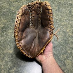 Rawlings 1950’s Vintage Lefty First Baseman Mitt