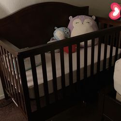 DaVinci Baby Crib, Mattress Not Included