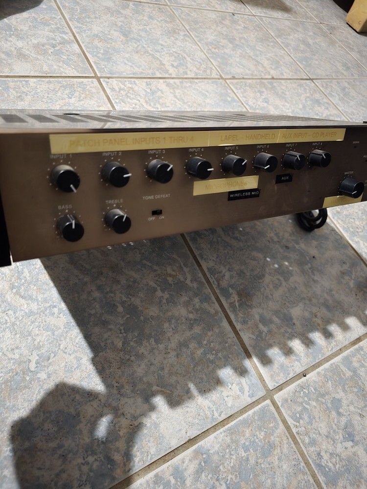 TOA M-900MK2 UL 8-Channel Rackmount Modular Mixer and Preamplifier