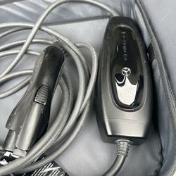 Mercedes Electric Car Charger with Bag