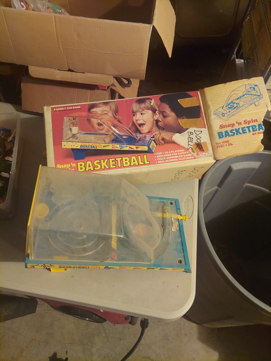 Vintage 1977 Empire Toys Snap And Spin Basketball Game In Box