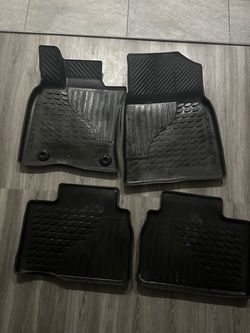 Tapetes originales seminuevos para un Toyota Cambre del 2019 en adelante