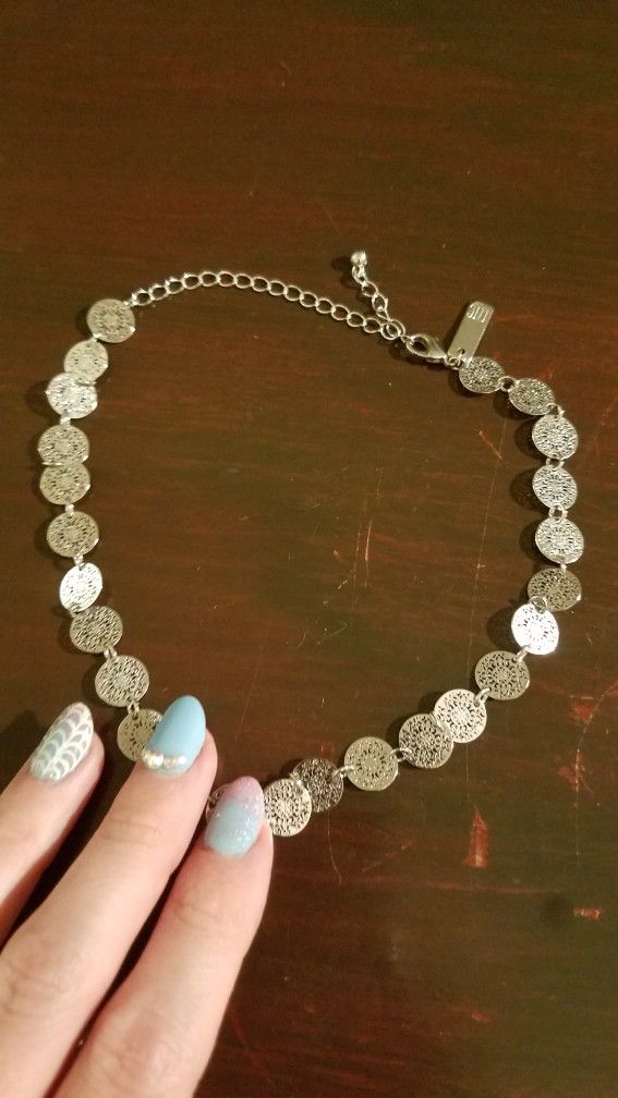 Silver circle choker clasp necklace