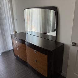 Dressers With Mirror 