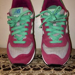 WMNS 574 Classic NB Red / Green/ Blue US Size 6 Casual Sneakers 