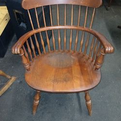 Beautiful Antique Mid Century Maple Chair