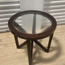 Glass top End Table 