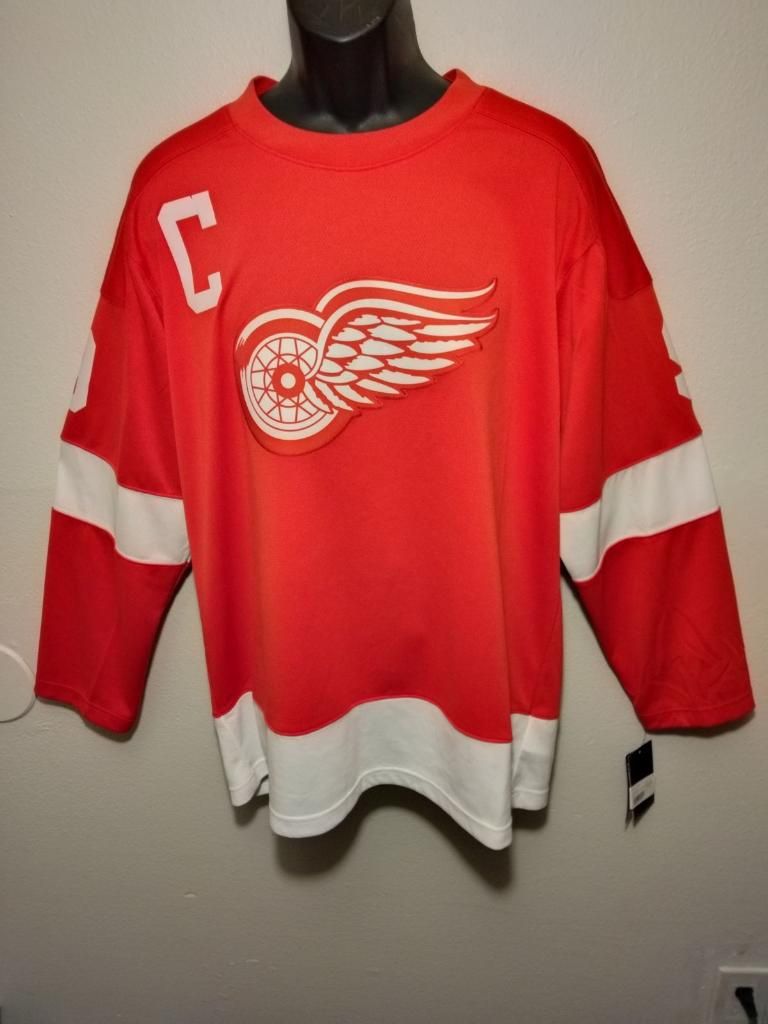 Detroit Red Wings Jersey- Gordie Howe 