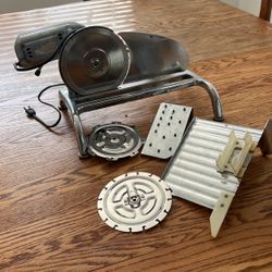 Electric meat slicer