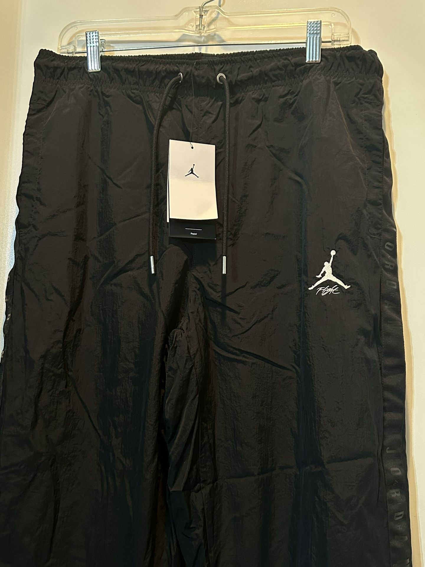 Jordan Nike Windbreaker Pants Black Men’s Size Large Brand New With Tags MSRP $100