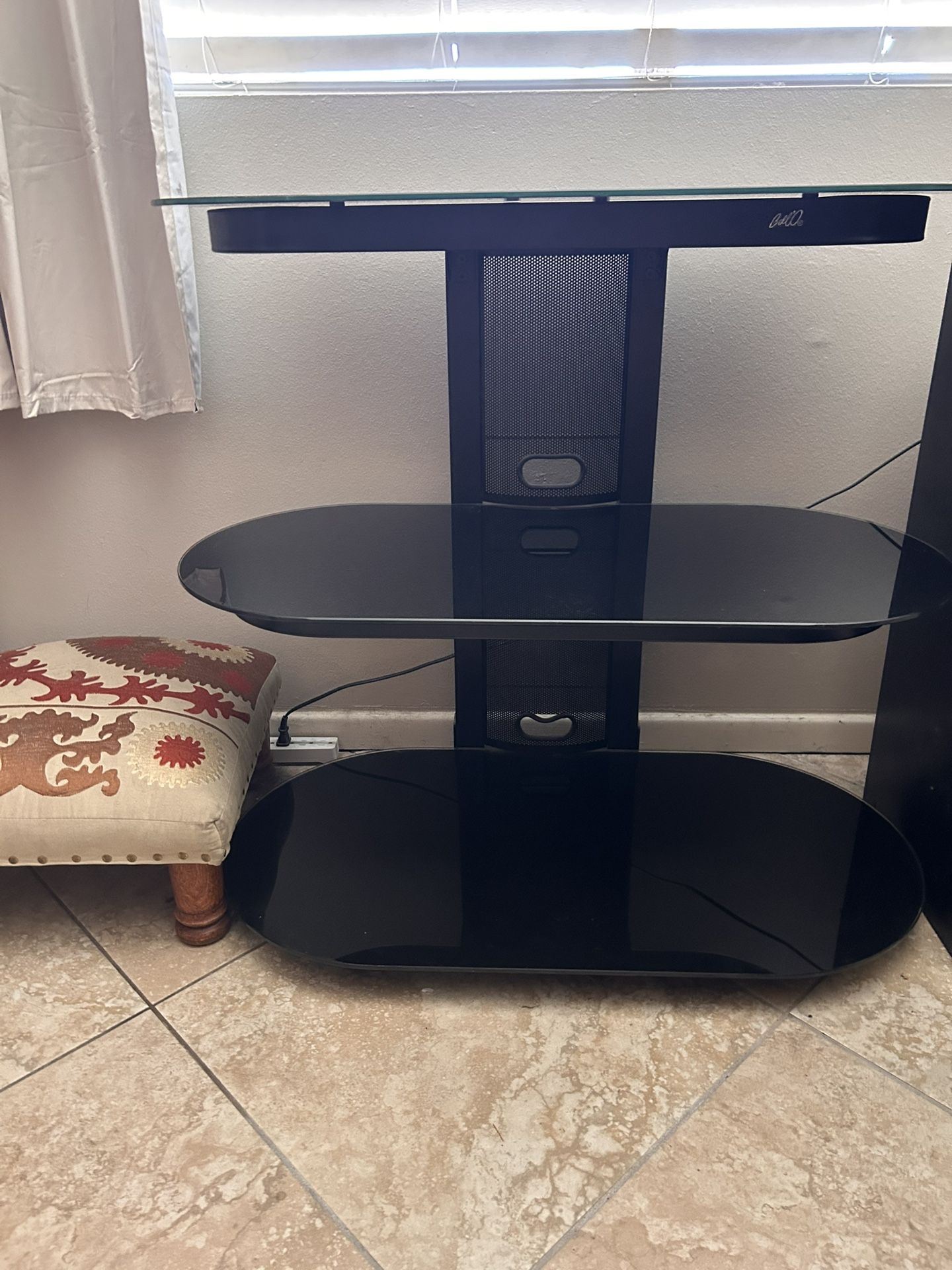 Bell’o Entertainment Center/ TV Stand