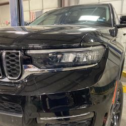 2021 Jeep Grand Cherokee Limited Genuine OEM  Right Passenger Side  Head Light 