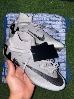 Soccer cleats size 9
