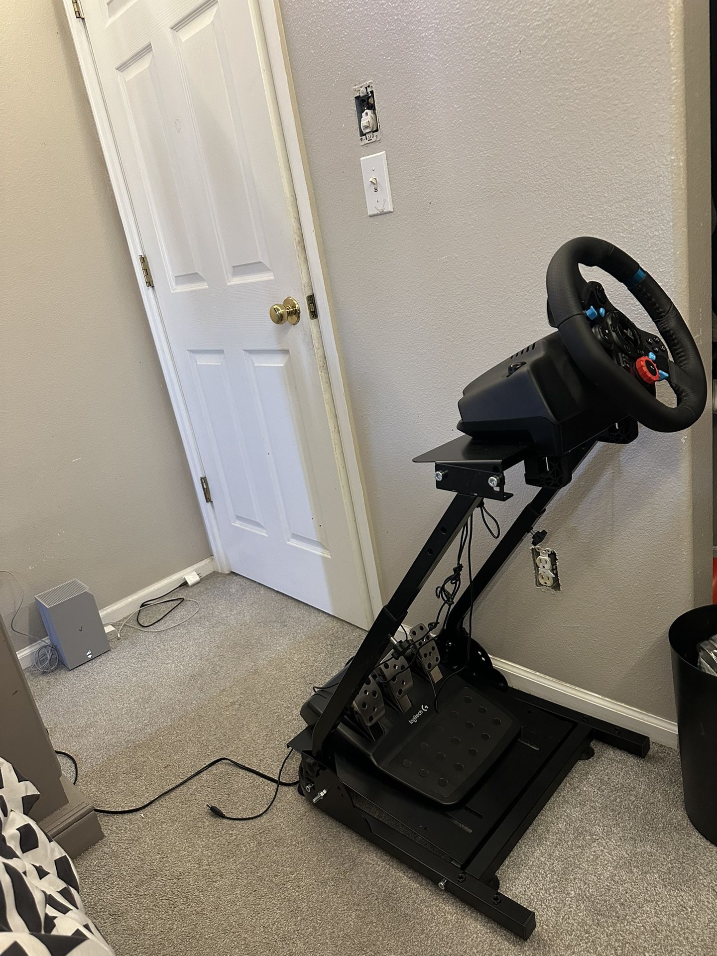 Logitech G29 Steering Wheel With Pedals And Stand Works With PS3,PS4 And PS5