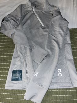 Woman Runs On Clouds Sport Sz XS 