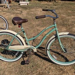 Huffy Cranbrook Mint Green Beach Cruiser Bicycle with Retro Cream Accents