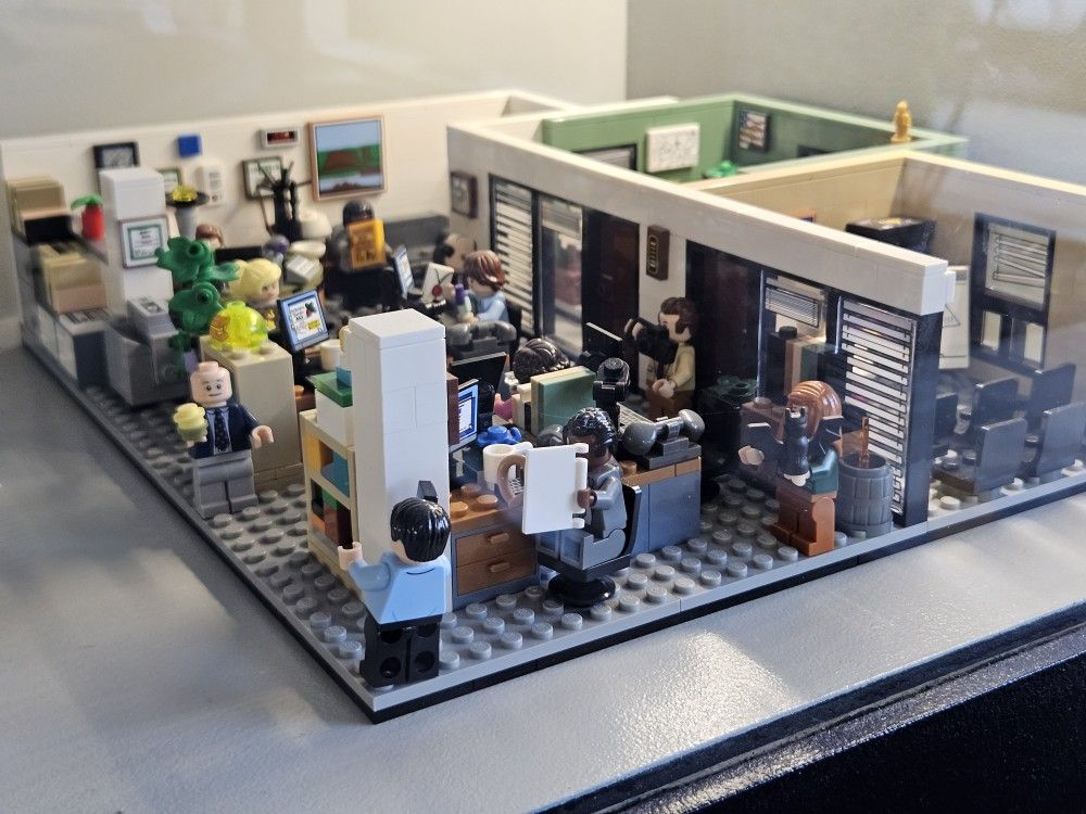 LEGO The Office TV Show Set – Fully Assembled with Original Box