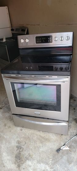 Stainless steel stove ( Frigidaire)