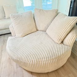 White | Cream Oversized Swivel Chair (Lindyn Ashley Homestore) 