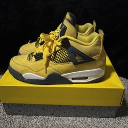 Jordan 4 Retro Lightnings