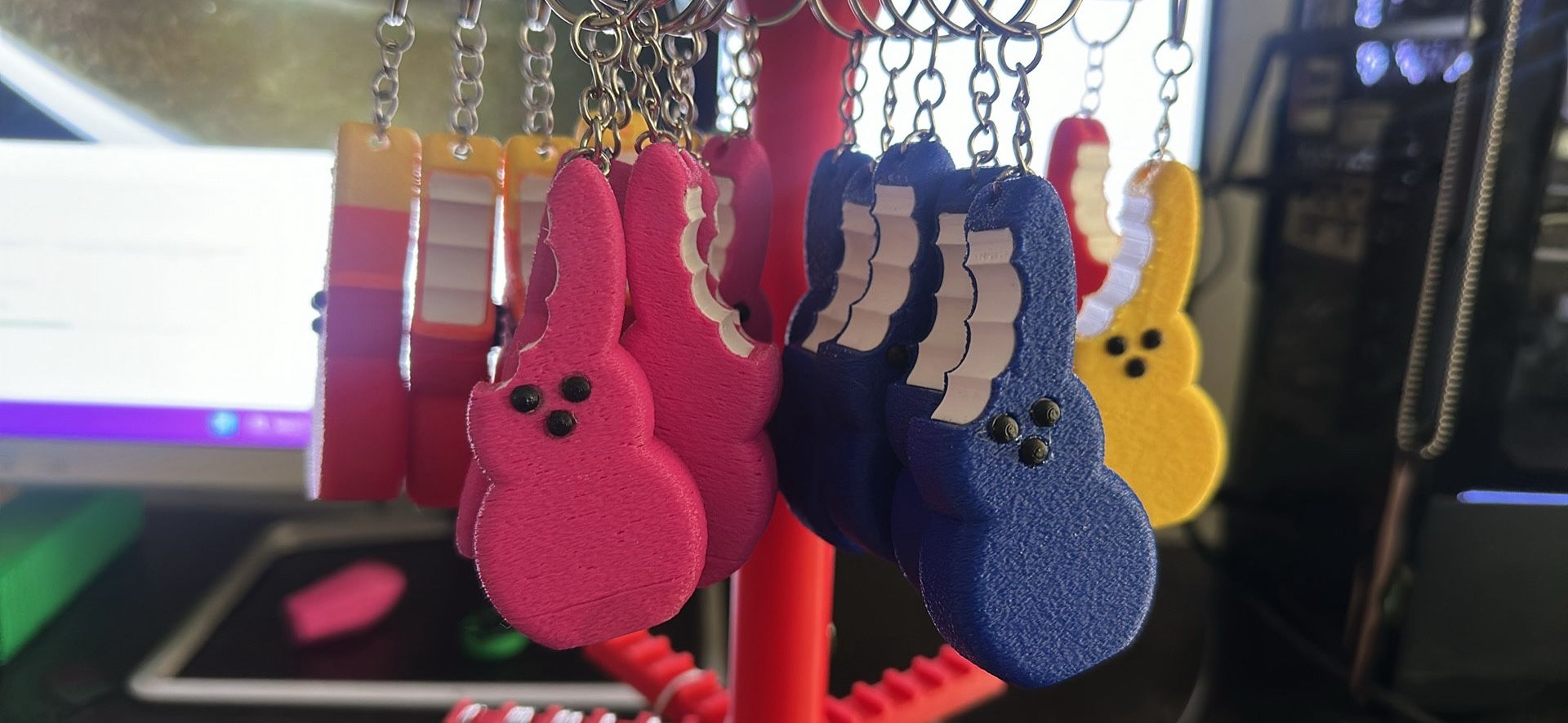 ๐ฐBitten Peep Keychains ๐ฃ