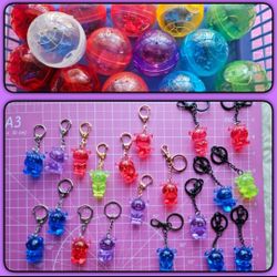 20 Piece Teddy Bear Keychains In Clam Shell Case