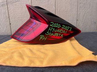 2022 2023 HYUNDAI SONATA RIGHT SIDE TAIL LIGHT OEM USED