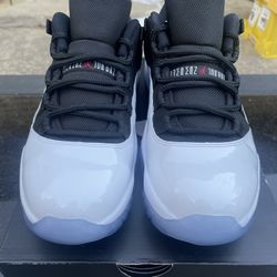 Jordan 11 Retro Tuxedo