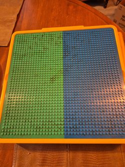 Toys R Us Lego building lap table yellow and blue color with storage case