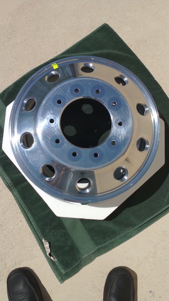 Aluminum Wheel for Sale in Artesia, CA OfferUp