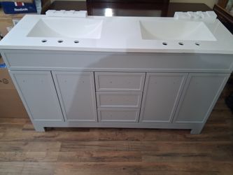 Double Sink Bathroom Vanity with White Stone Top