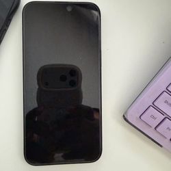 iPhone 15 Pro Max 256 Locked