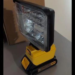 LED WORK Light- DeWalt 20V Battery Powered Cordless 4500 Lumen Floodlight Job Outdoor With USB Charger Plugs