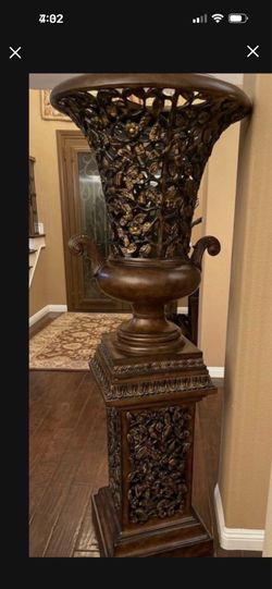 Elegant large vase with stand decor