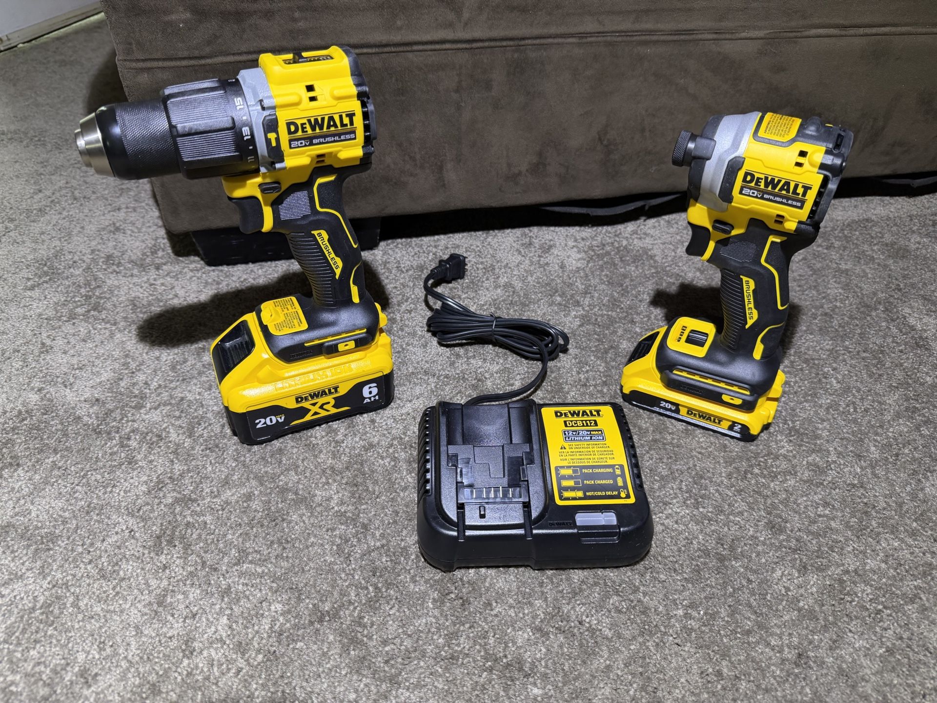 DeWALT 20v ATOMIC HAMMER DRILL / IMPACT DRILL SET Kit with (1) 6.0Ah (1) 2.0 Batteries, Charger Bag