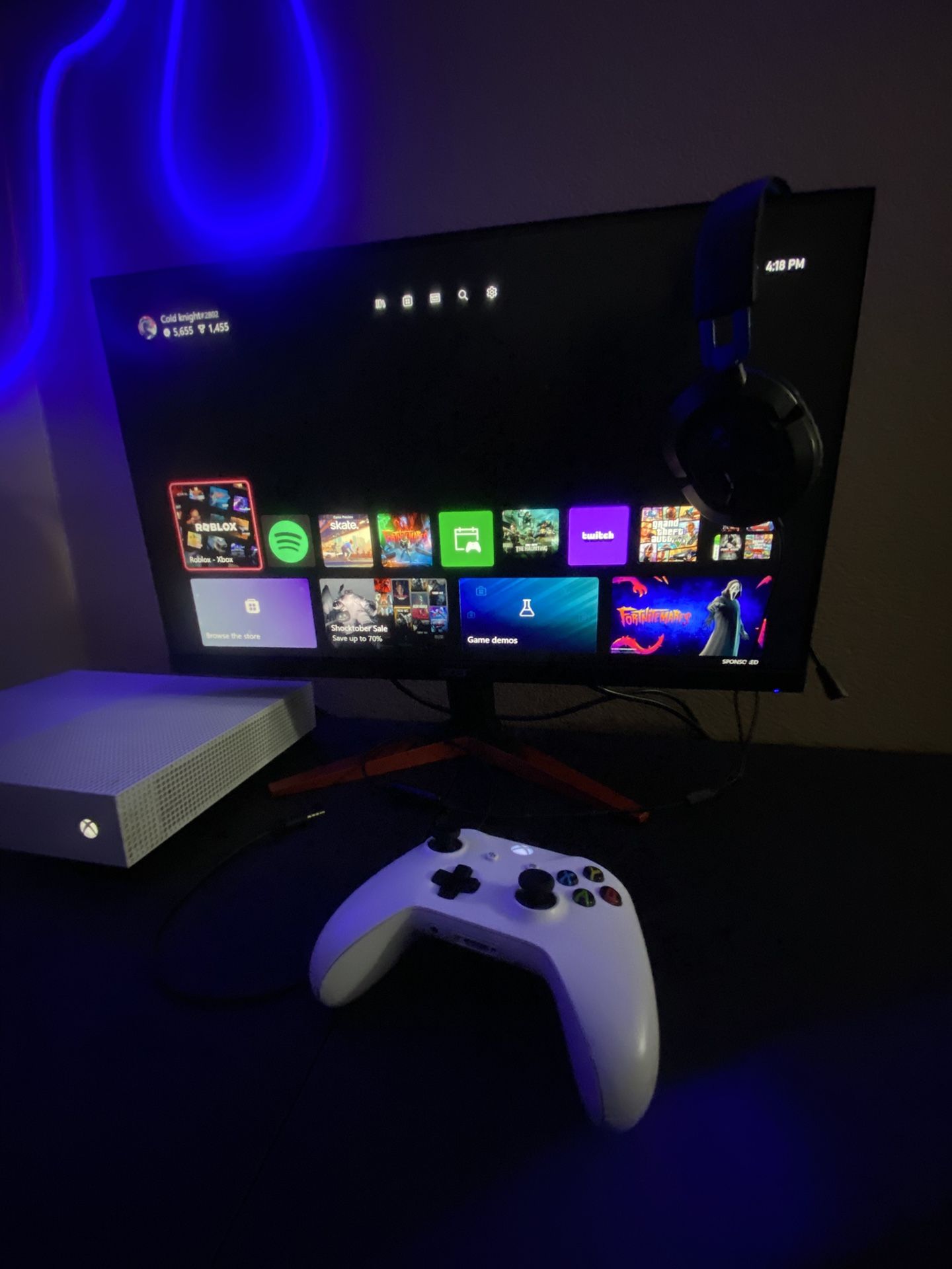 Xbox One S Gaming Setup