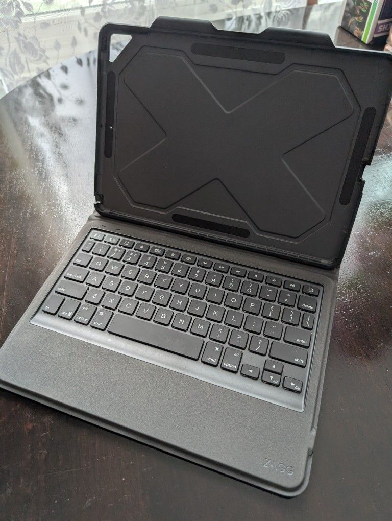 Note ZAGG F105 Wireless Key board Case for iPad Pro 10.5" Black Clean. 