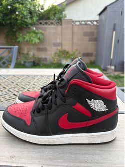 Men’s Jordan 1 mid tops