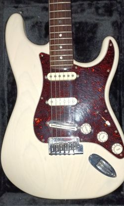 Fender Stratocaster Deluxe