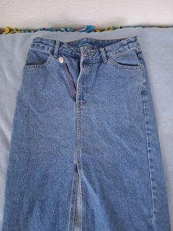 Womens light wash jean skirt w slit